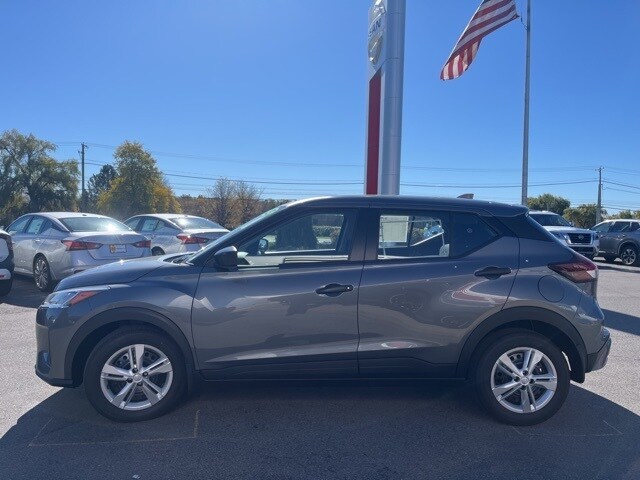 2025 Nissan Kicks Play S photo 4