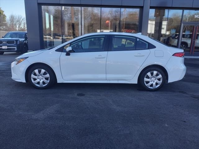 2024 Toyota Corolla LE photo 4