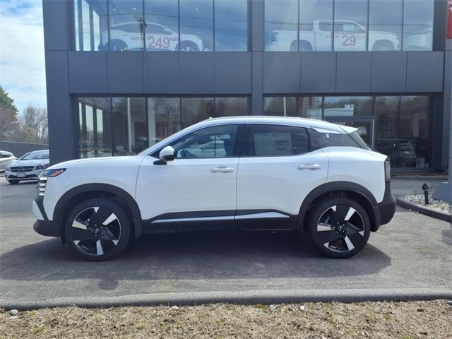 2025 Nissan Kicks SR photo 4