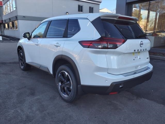 2025 Nissan Rogue SV photo 4
