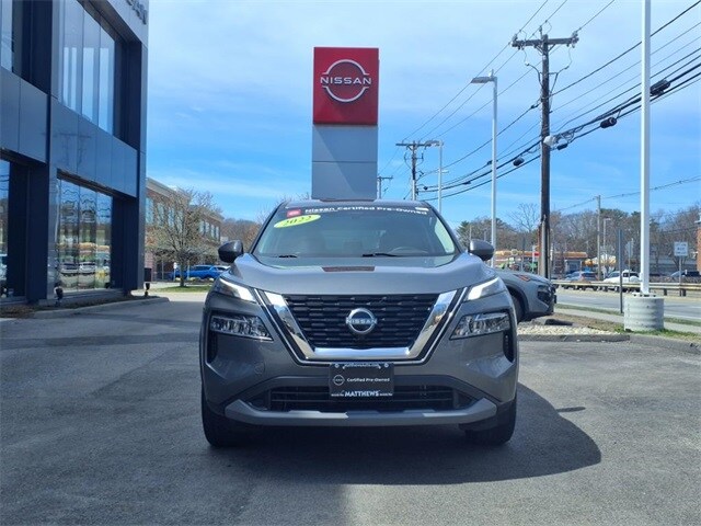 2022 Nissan Rogue SV photo 2