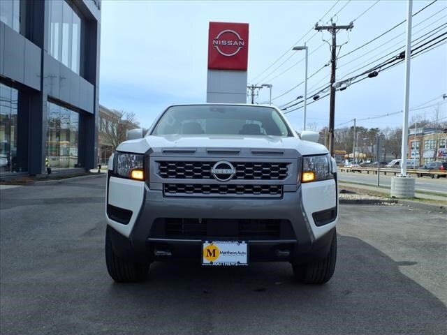 2025 Nissan Frontier SV photo 2