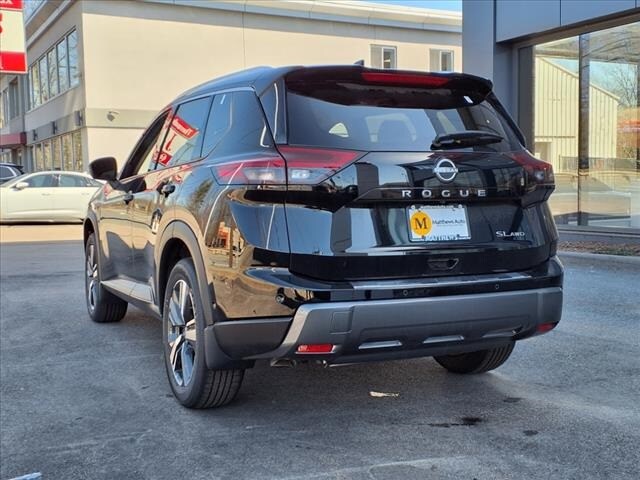 2025 Nissan Rogue SL photo 4