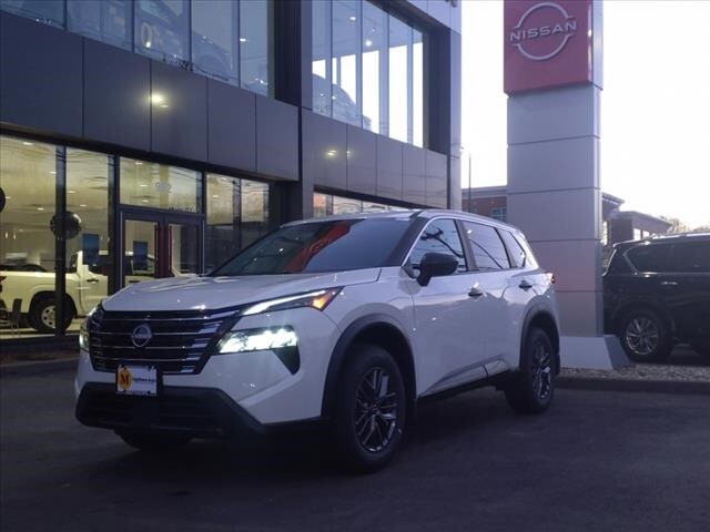 2025 Nissan Rogue S photo 3