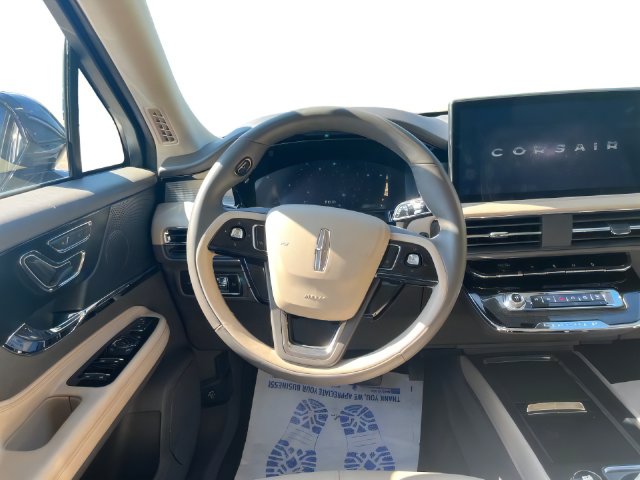 Additional photo of vehicle.