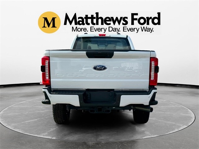 2025 Ford F-350 XL photo 4