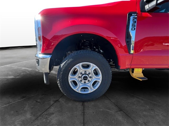 2026 Ford F-350 Super Duty XLT - Photo 14