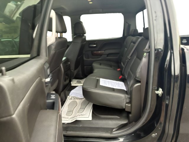 Additional photo of vehicle.