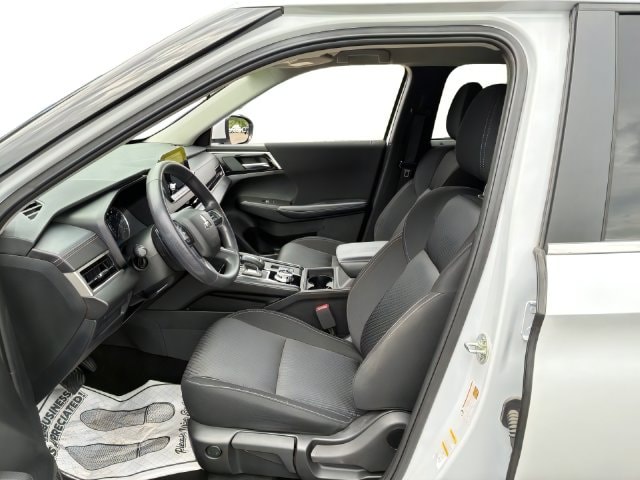 Additional photo of vehicle.