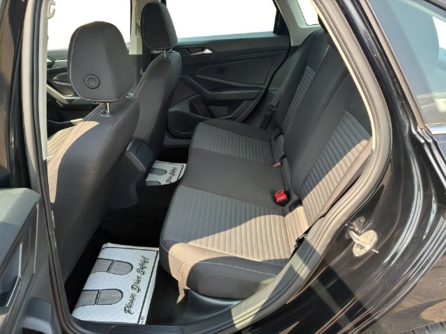 Additional photo of vehicle.