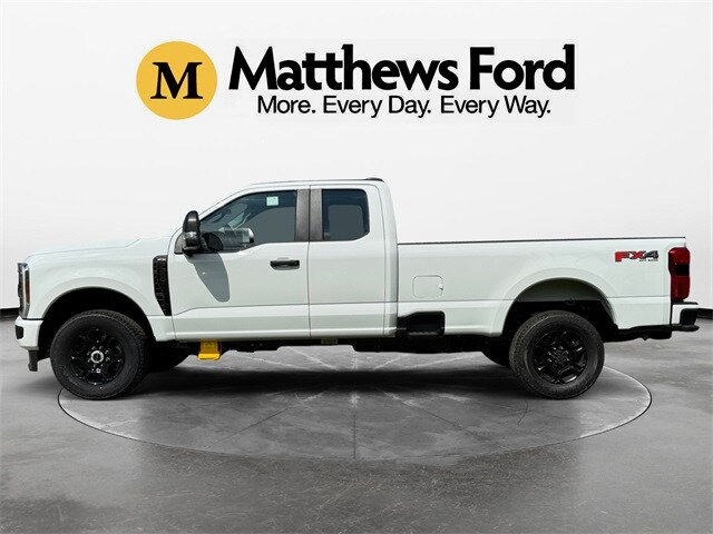 2025 Ford F-350 XL photo 2