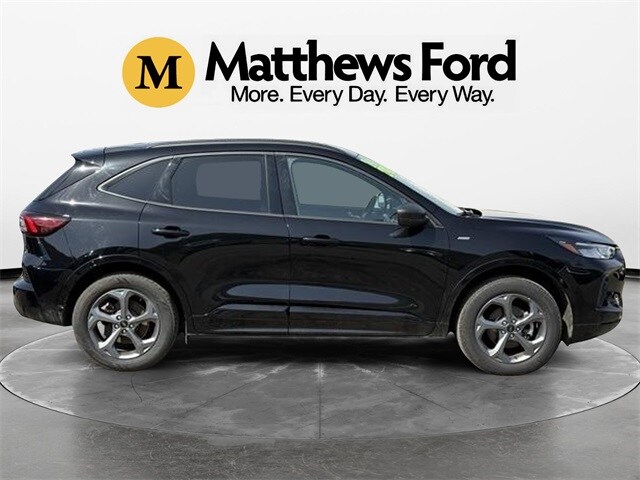 2024 Ford Escape ST-Line photo 2