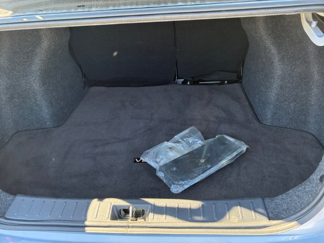 Additional photo of vehicle.