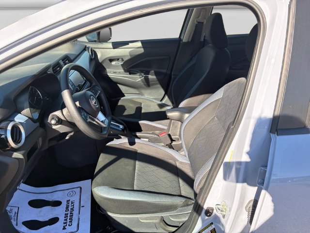 Additional photo of vehicle.
