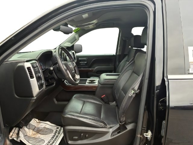 Additional photo of vehicle.