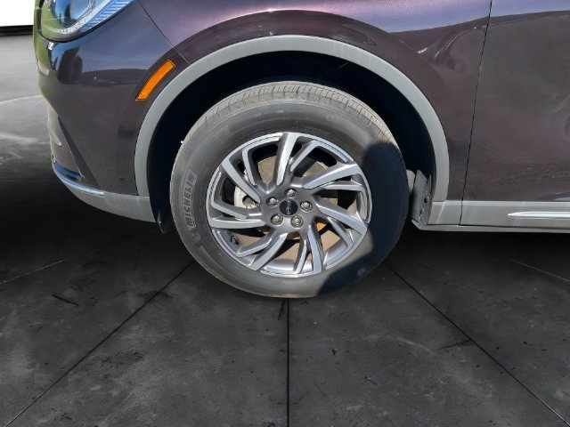 Additional photo of vehicle.