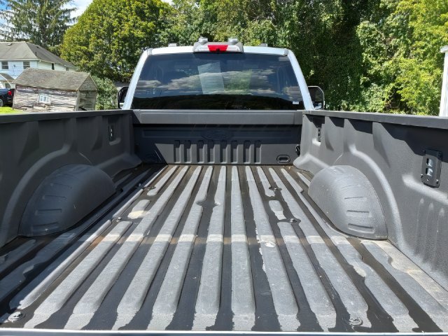 Additional photo of vehicle.