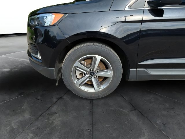 Additional photo of vehicle.