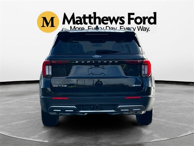 2026 Ford Explorer photo 3