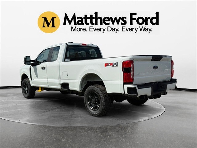 2025 Ford F-350 XL photo 3