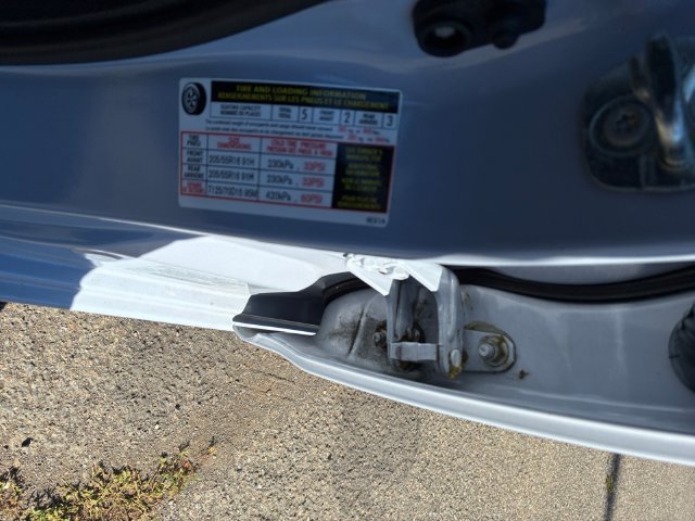 Additional photo of vehicle.