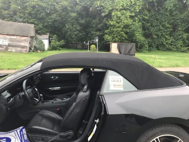 Additional photo of vehicle.