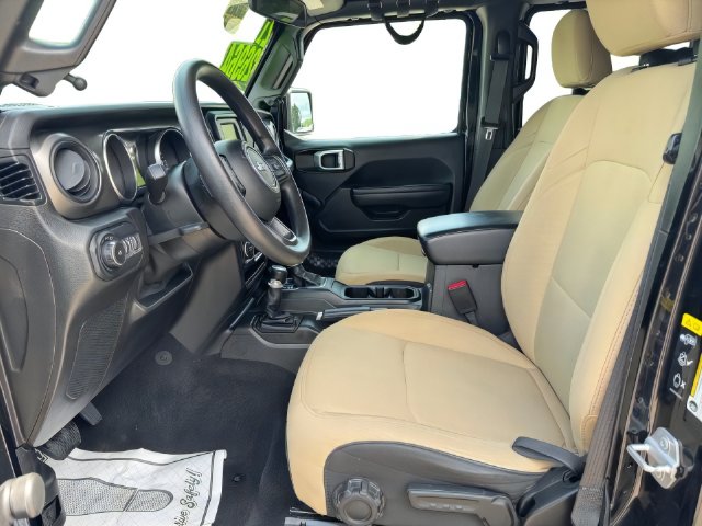 Additional photo of vehicle.