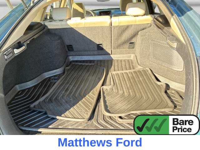 Additional photo of vehicle.