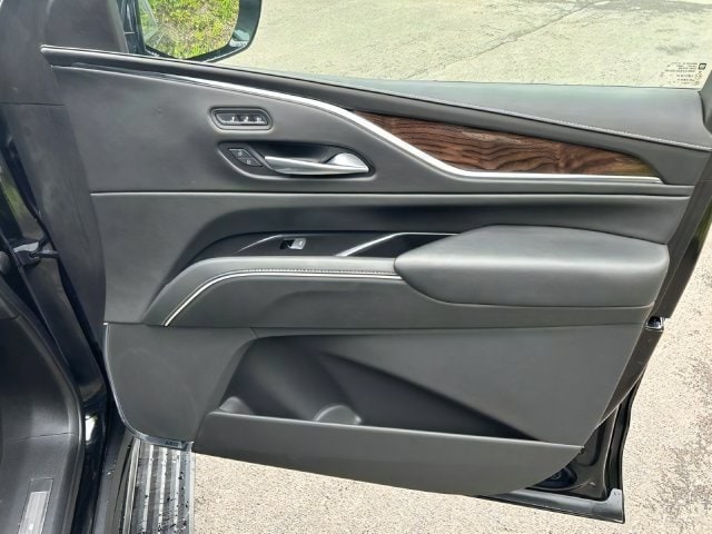 Additional photo of vehicle.