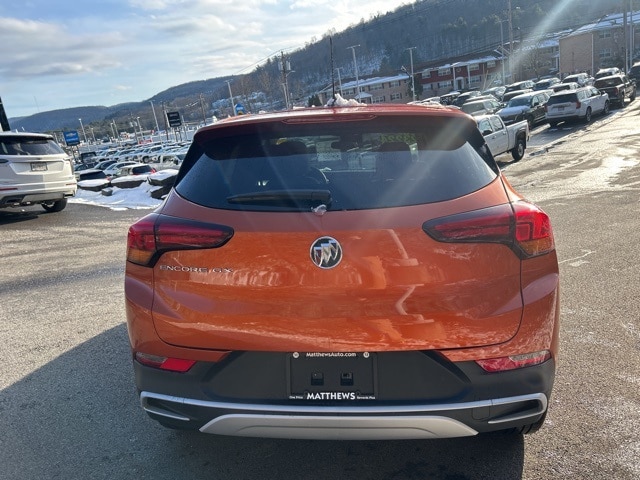 Additional photo of vehicle.