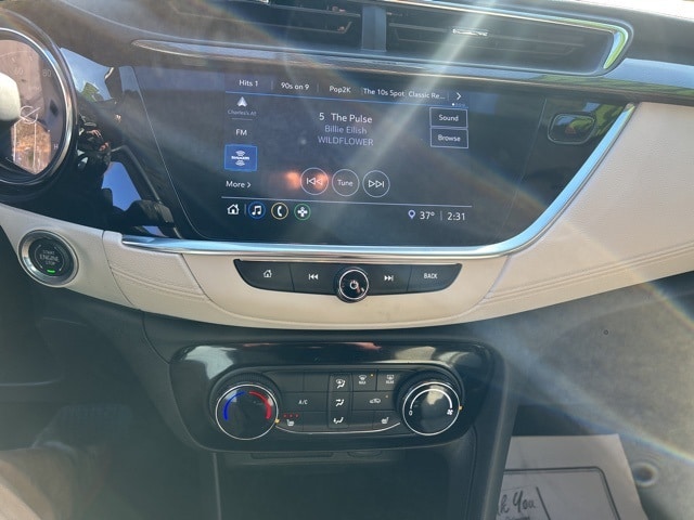 Additional photo of vehicle.