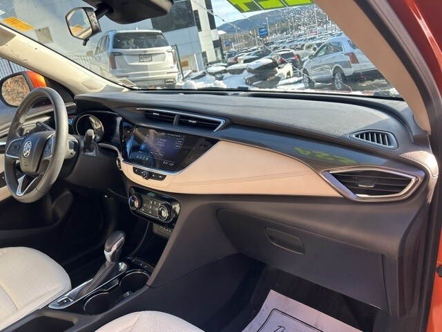 Additional photo of vehicle.