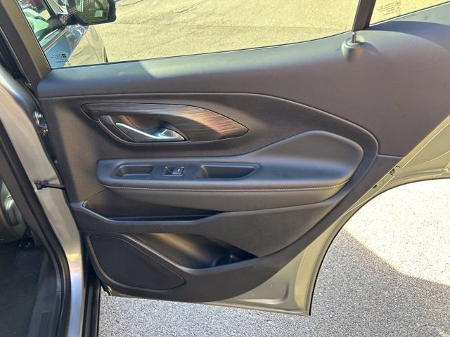 Additional photo of vehicle.