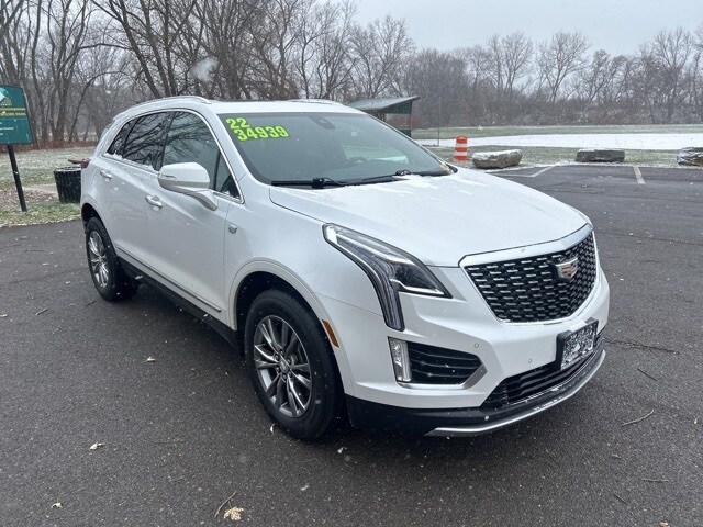 2022 Cadillac XT5 Premium Luxury photo 3