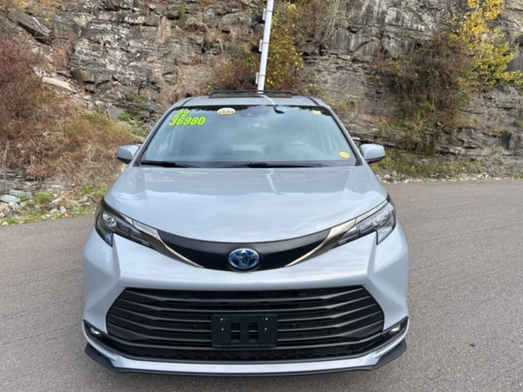 Used 2022 Toyota Sienna XLE Woodland Edition Van Passenger Van