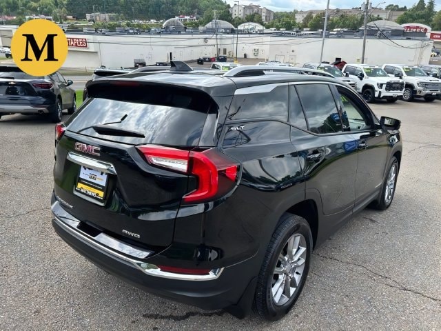 Additional photo of vehicle.