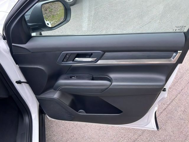 Additional photo of vehicle.
