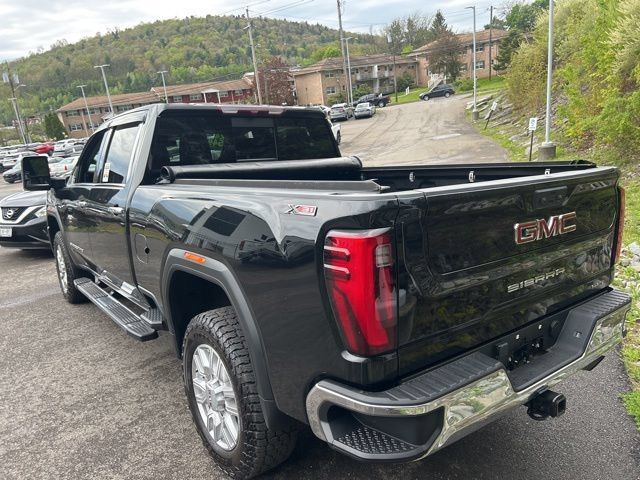Additional photo of vehicle.