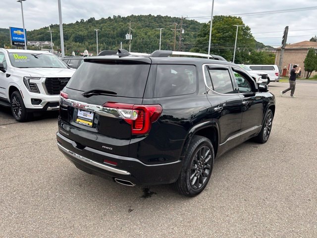 Additional photo of vehicle.