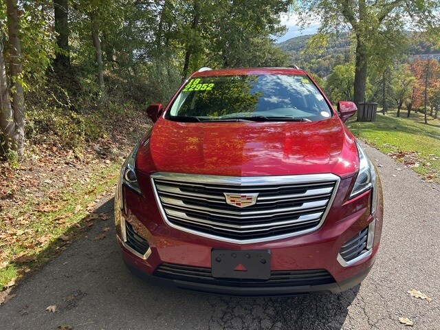 2018 Cadillac XT5 Luxury photo 2