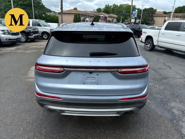 Additional photo of vehicle.