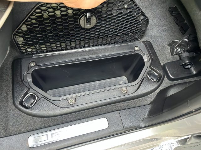 Additional photo of vehicle.