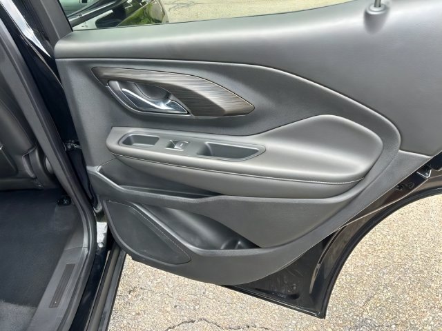 Additional photo of vehicle.
