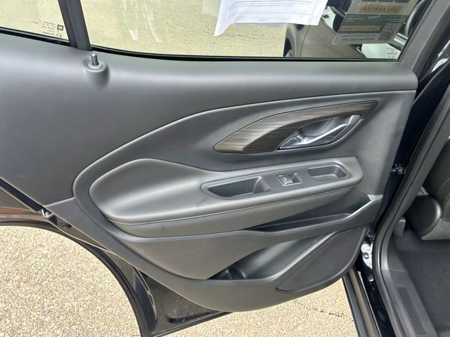 Additional photo of vehicle.