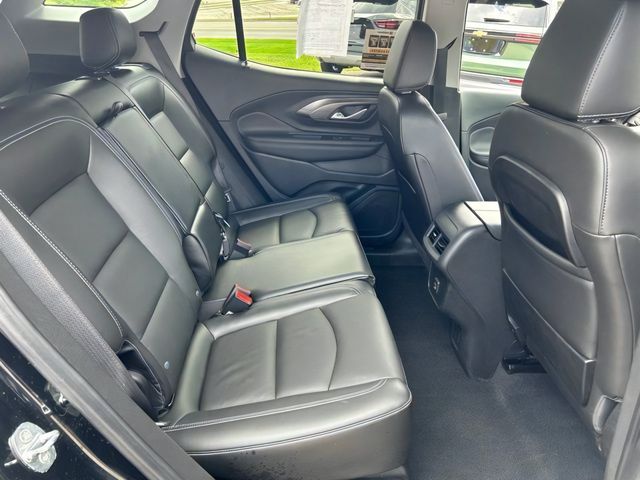 Additional photo of vehicle.