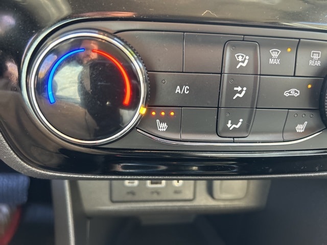 Additional photo of vehicle.