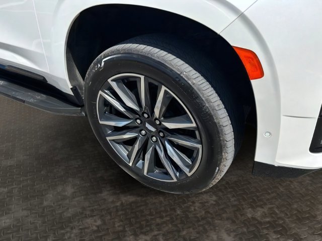 Additional photo of vehicle.