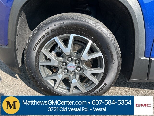 2023 Gmc Acadia SLE photo 3