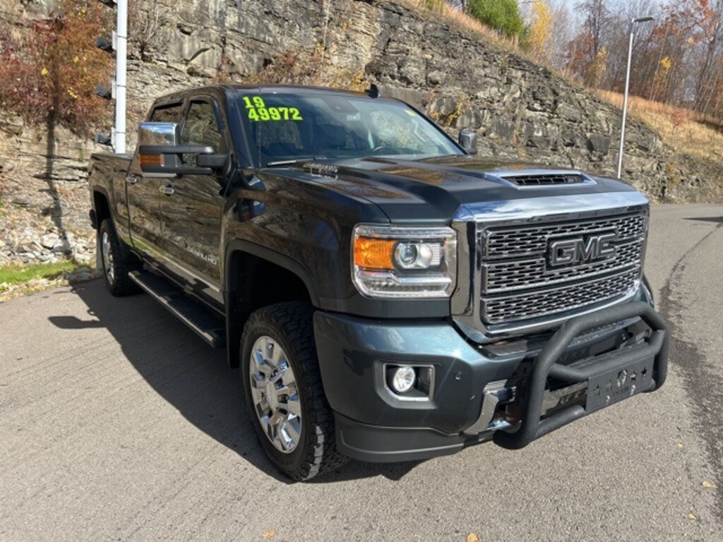 Used 2019 GMC Sierra 2500HD Denali Truck Crew Cab