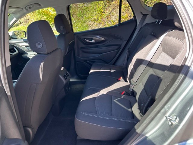 Additional photo of vehicle.